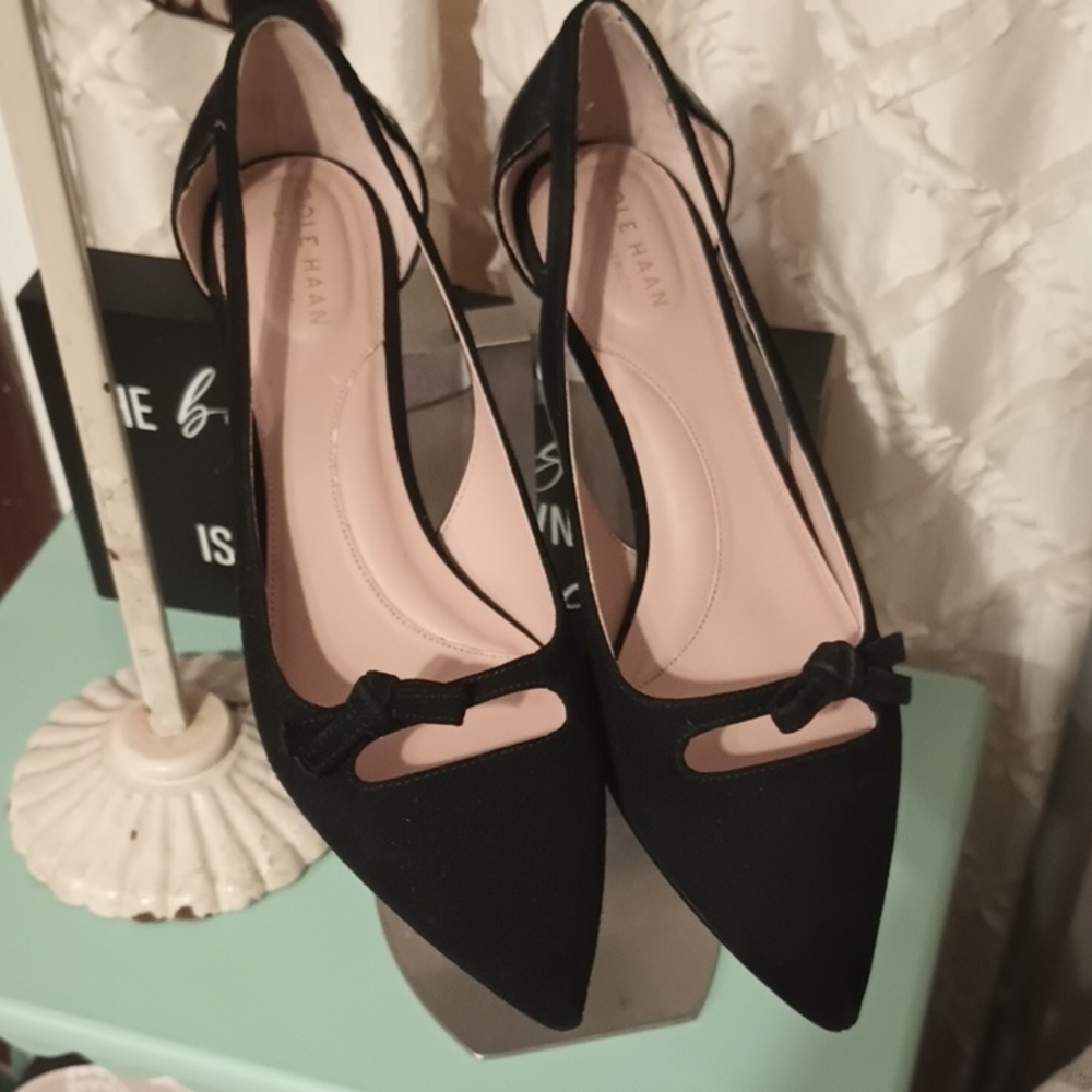 Cole Haan Black Heels Classic Design